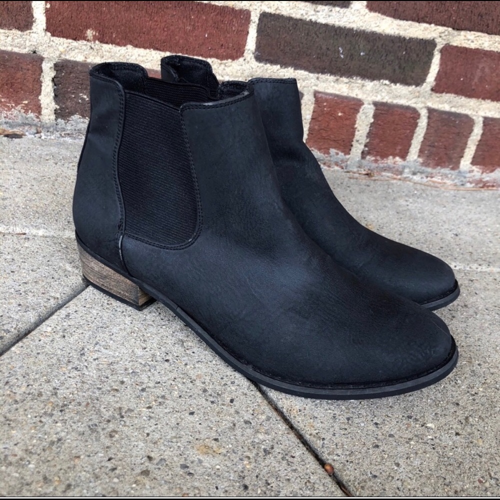Diba London Black ankle booties